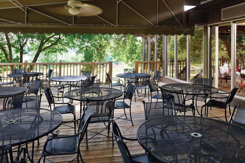 Hueston Woods Lodge And Conference Center College Corner Exterior photo